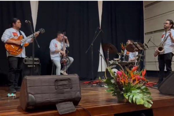 El maestro en música William Pérez Colina entregó lo mejor de su repertorio en la Casa de la Cultura de Arauca capital